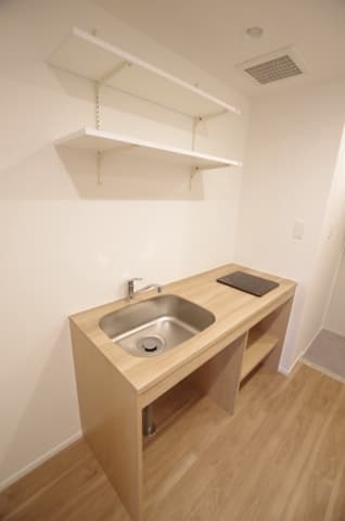 Room image 8