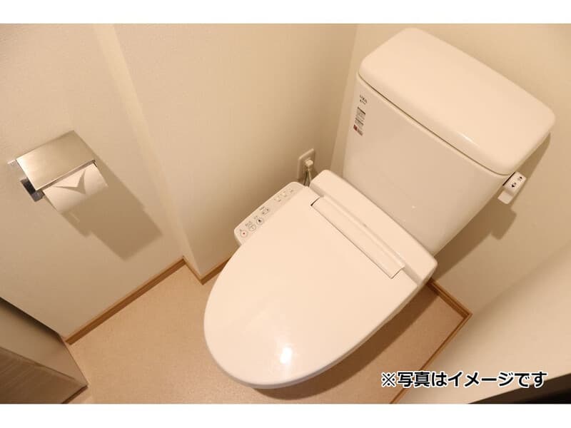Room image 8