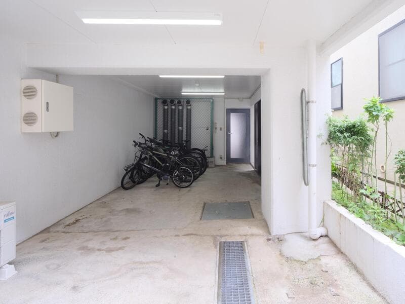 Room image 13