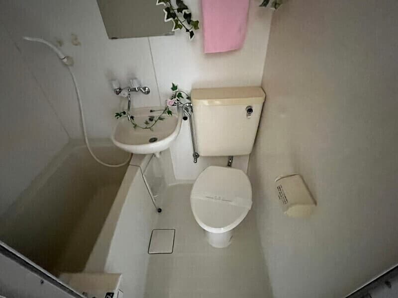 Room image 8