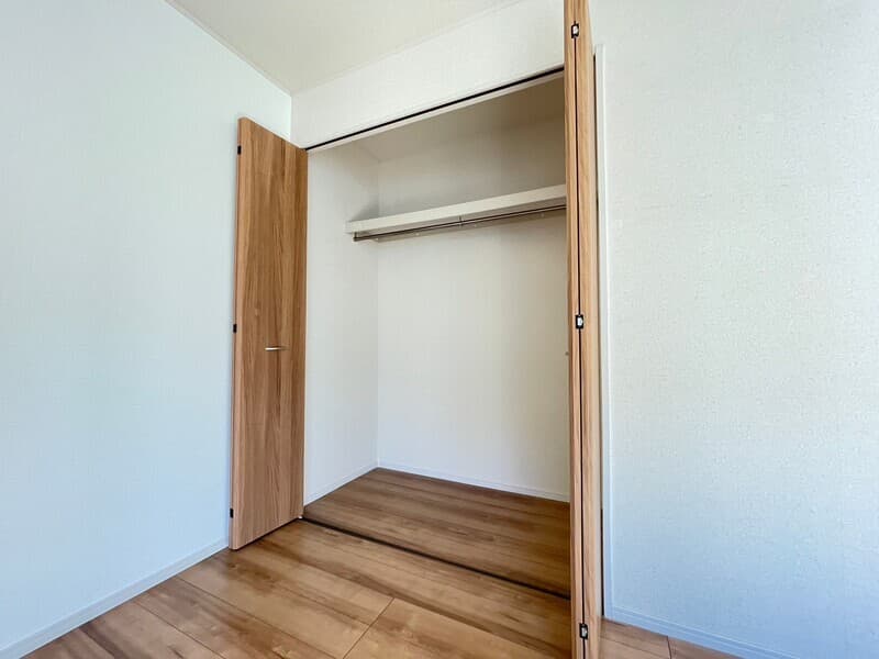 Room image 13