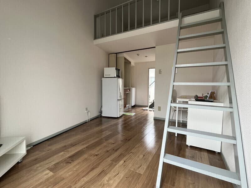 Room image 12