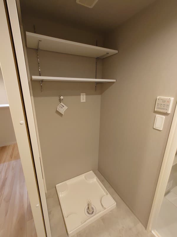 Room image 11