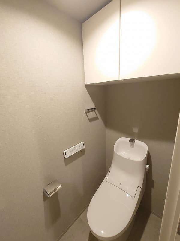 Room image 8