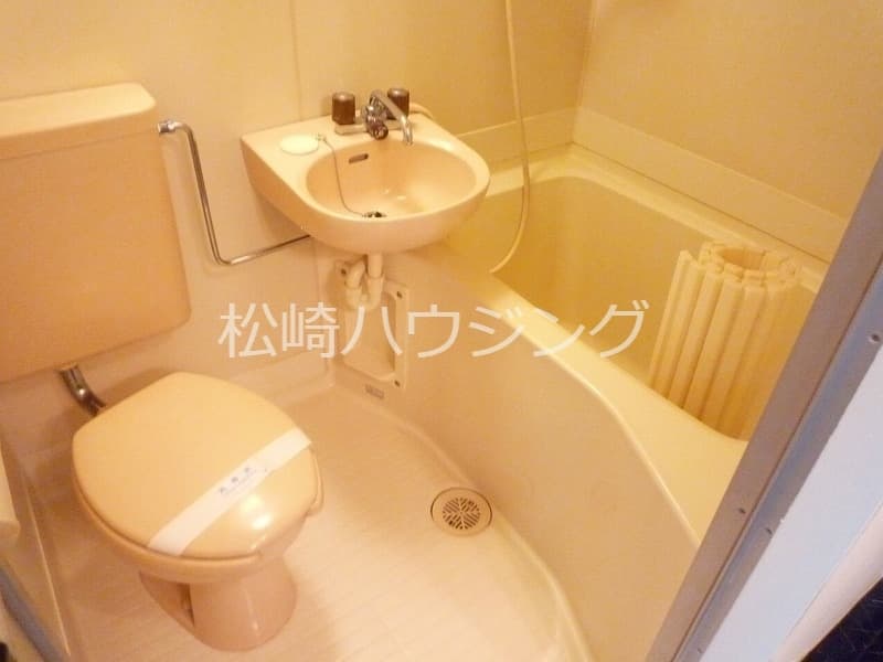Room image 8