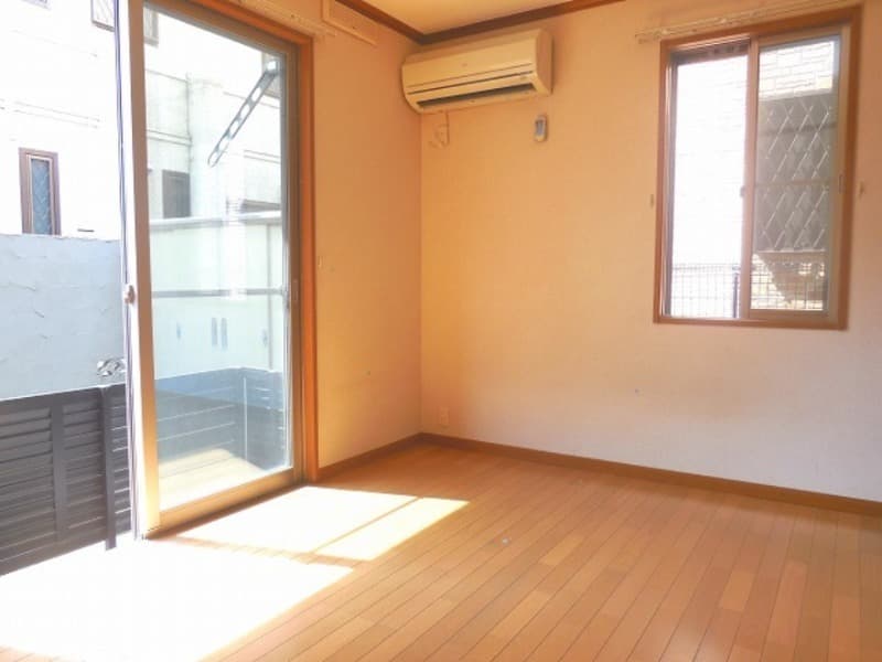 Room image 8