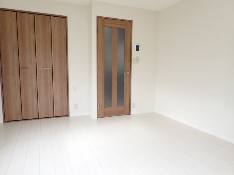 Room image 8