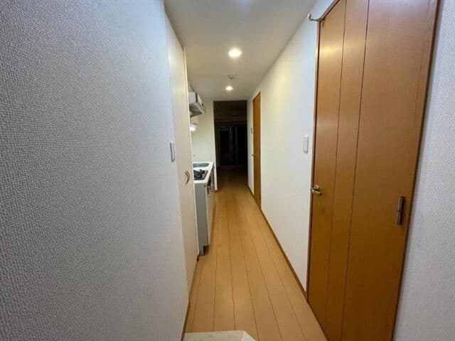 Room image 12