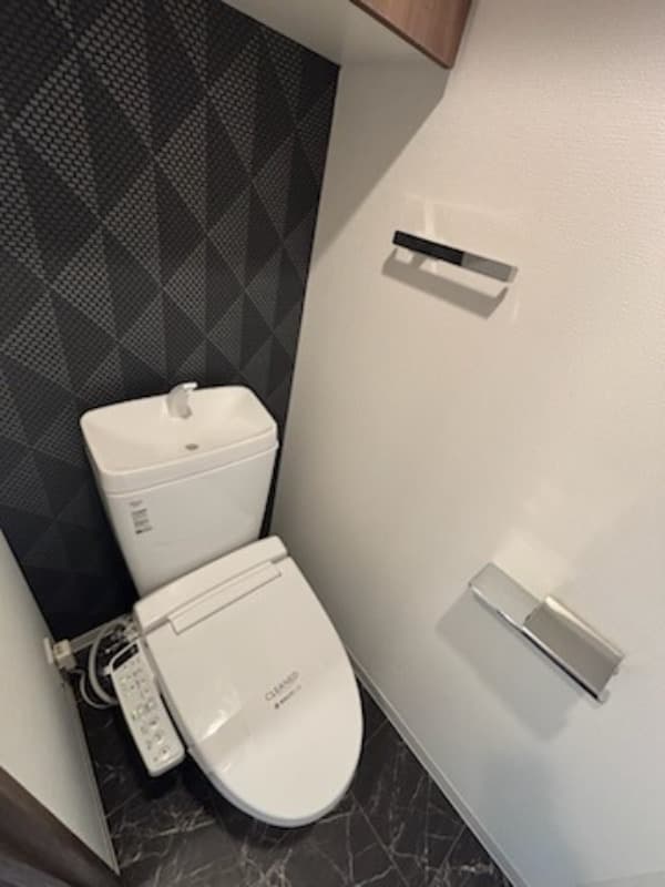 Room image 9