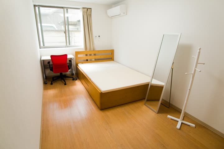 Room image 8