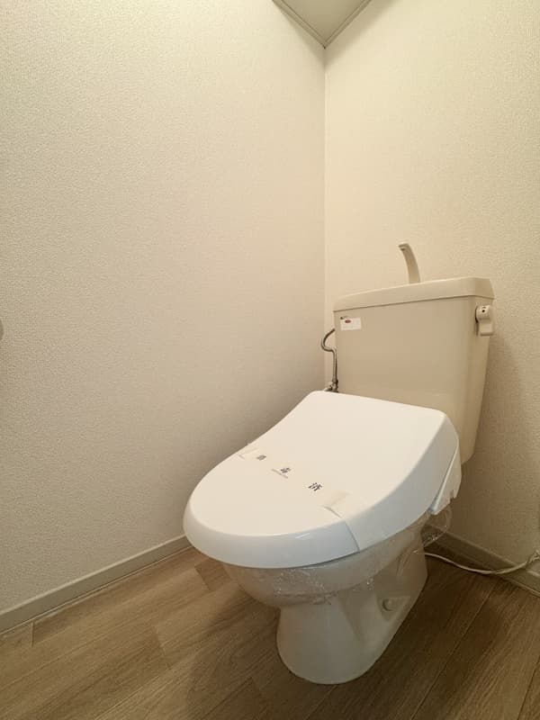 Room image 8