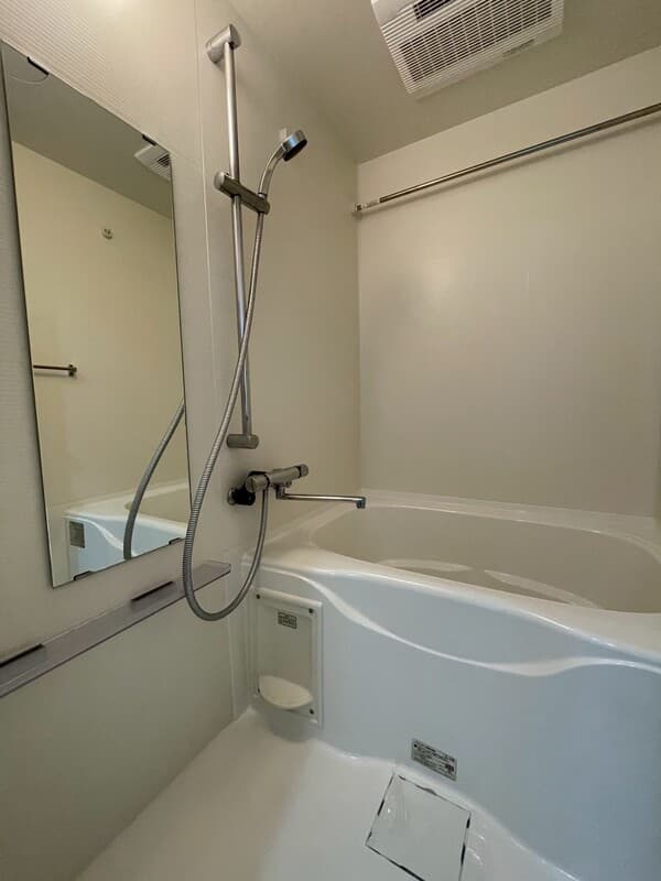 Room image 8
