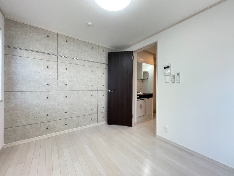 Room image 15