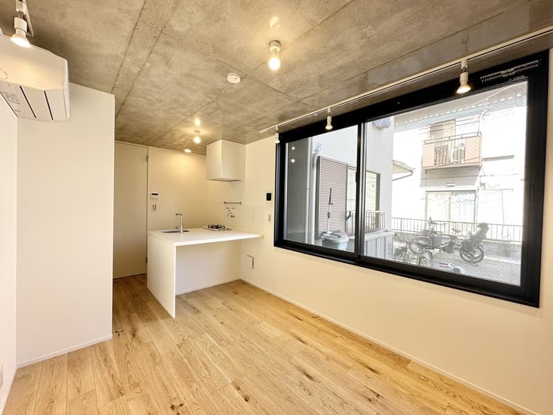 Room image 8