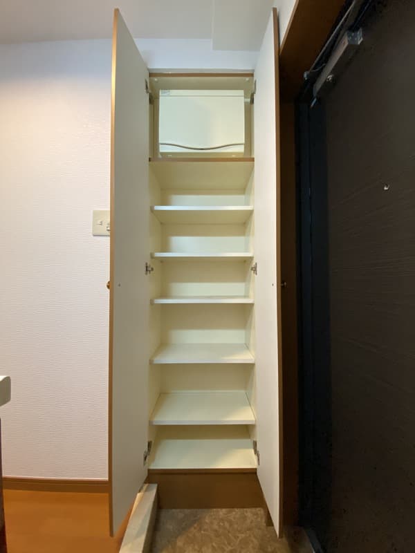 Room image 8
