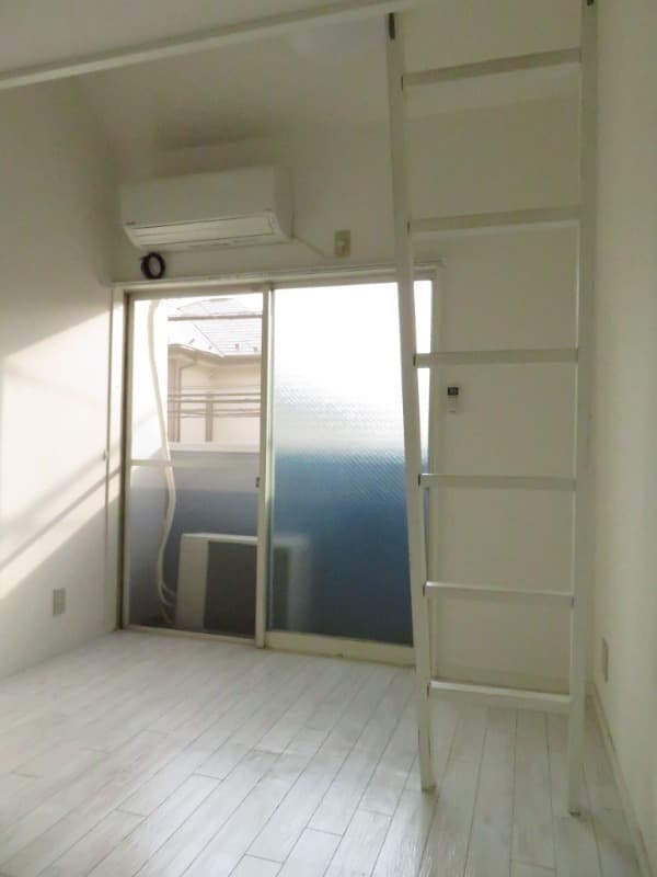 Room image 11