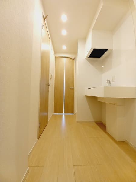 Room image 8