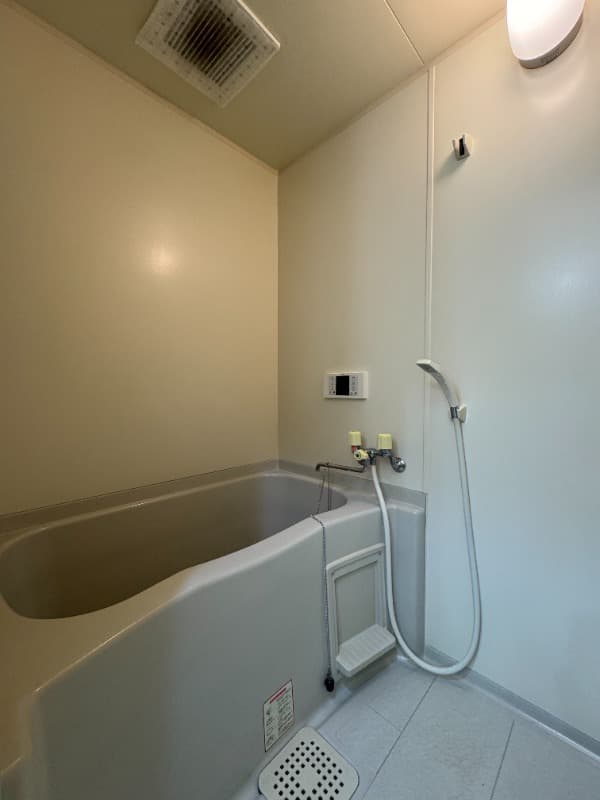 Room image 8