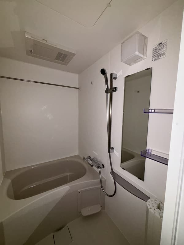 Room image 10