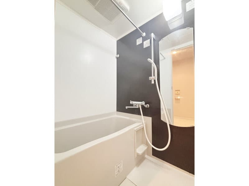 Room image 11