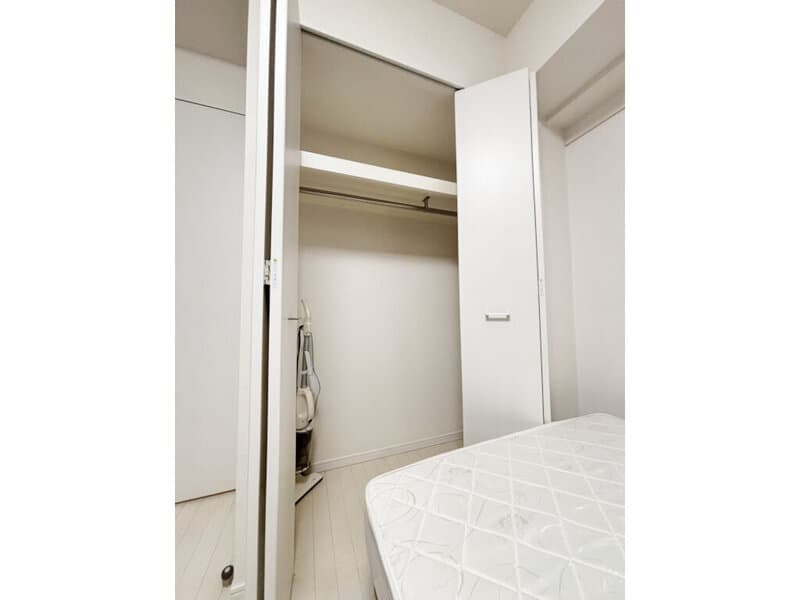 Room image 14