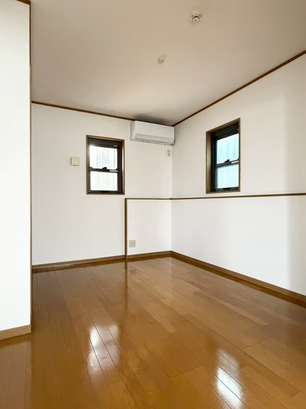 Room image 13