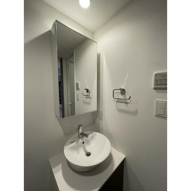 Room image 12