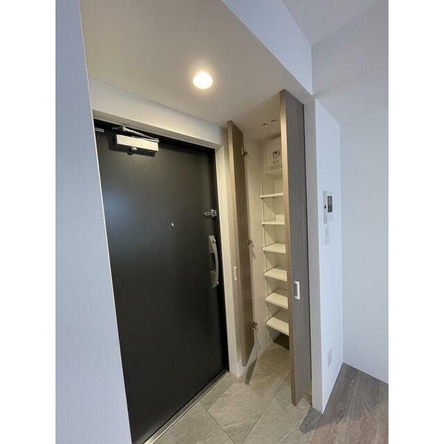 Room image 8
