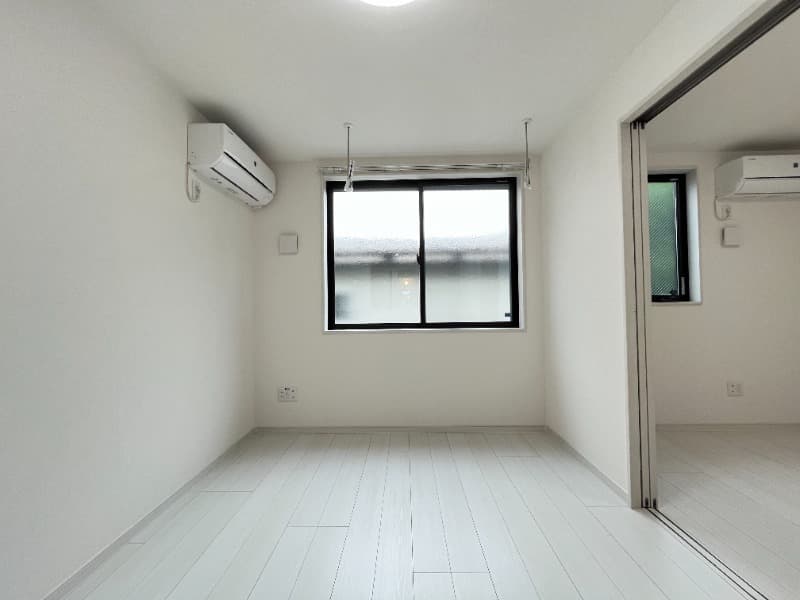 Room image 12