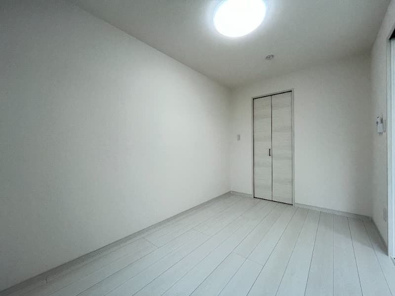Room image 16