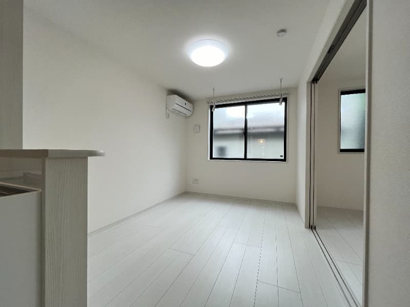 Room image 9
