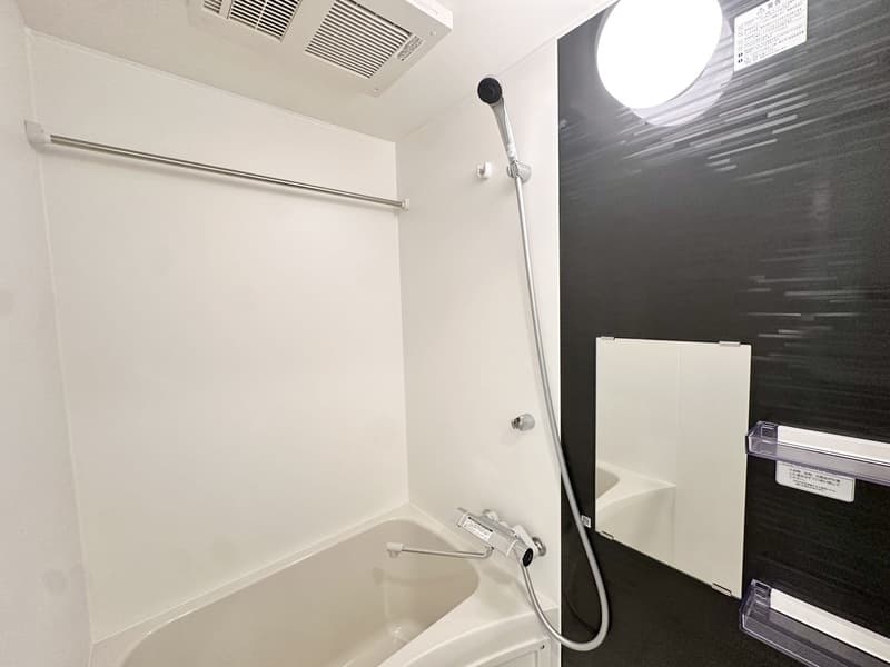 Room image 11