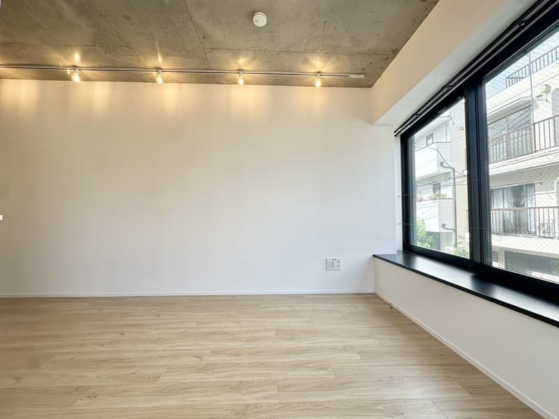 Room image 8