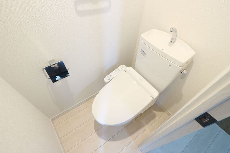 Room image 8