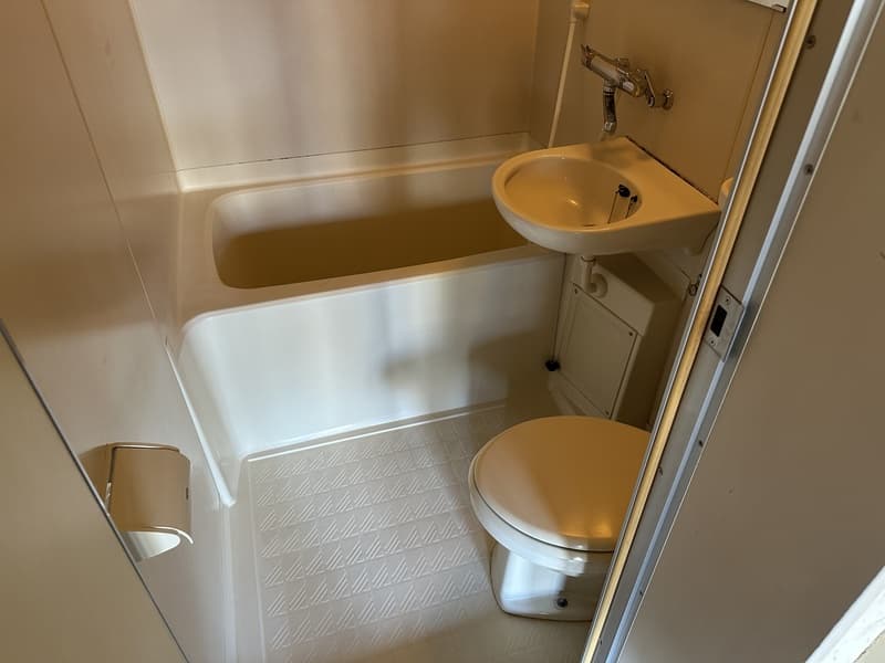 Room image 8