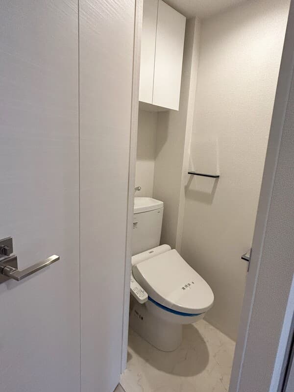 Room image 8