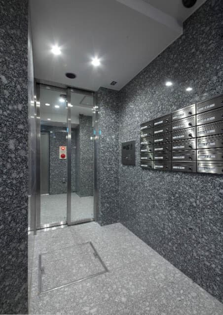Room image 8
