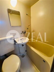 Room image 10