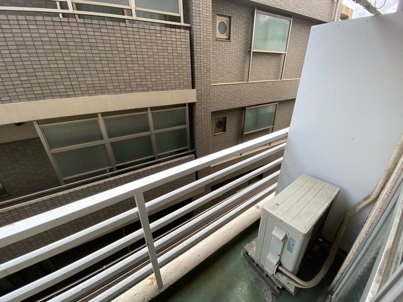 Room image 15