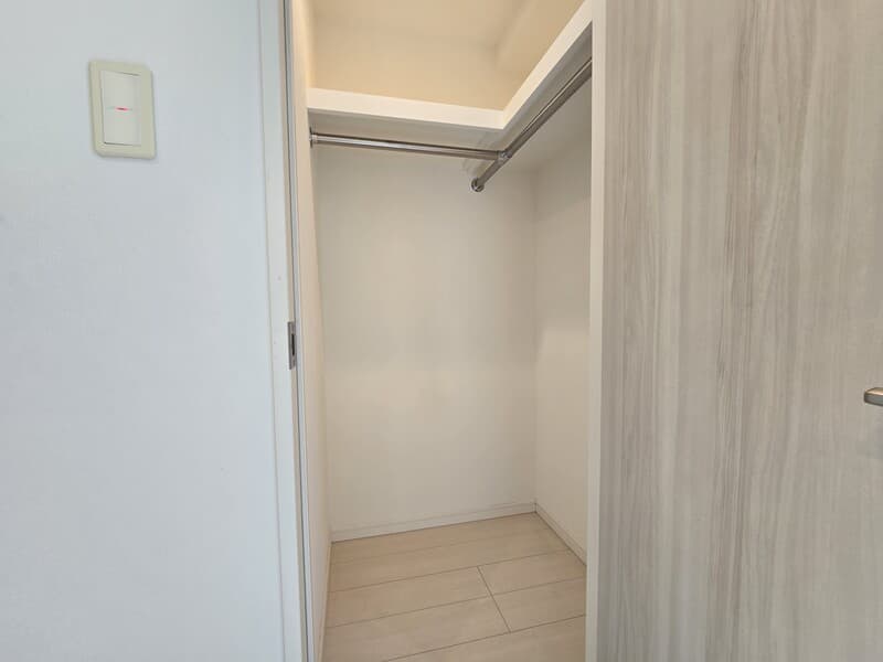 Room image 15