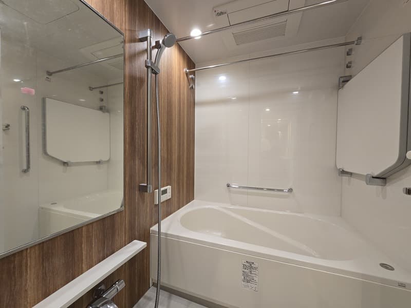 Room image 8