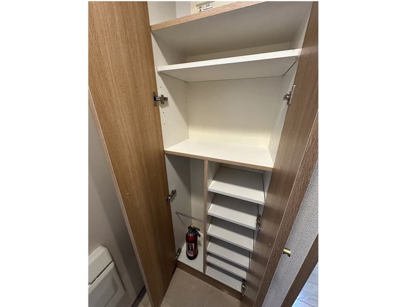 Room image 15