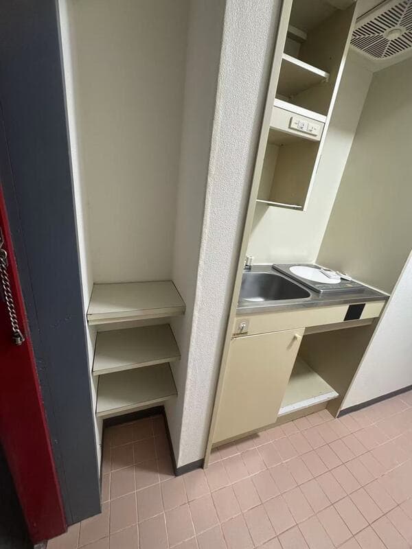 Room image 14