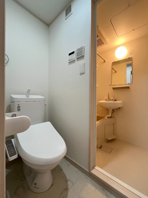 Room image 8