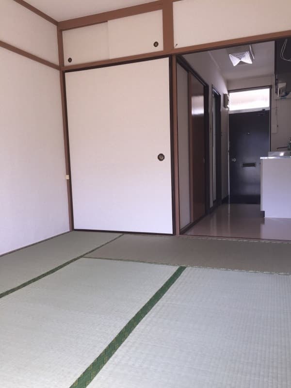Room image 8