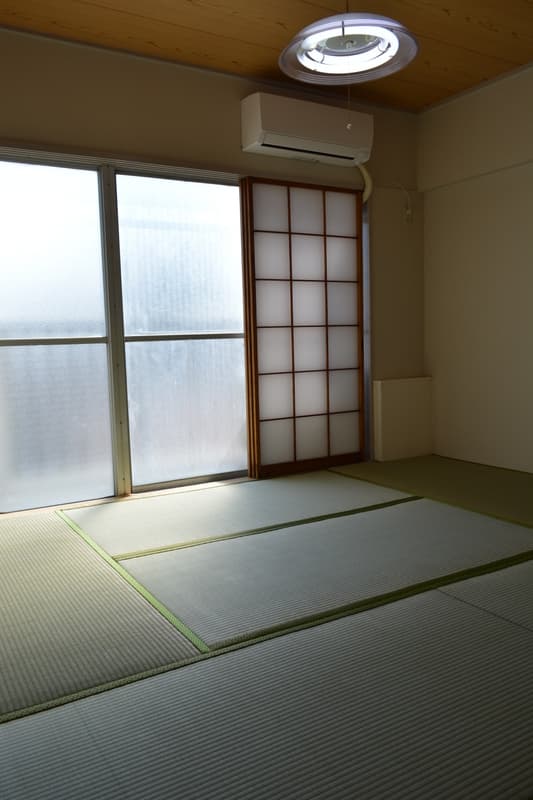 Room image 16