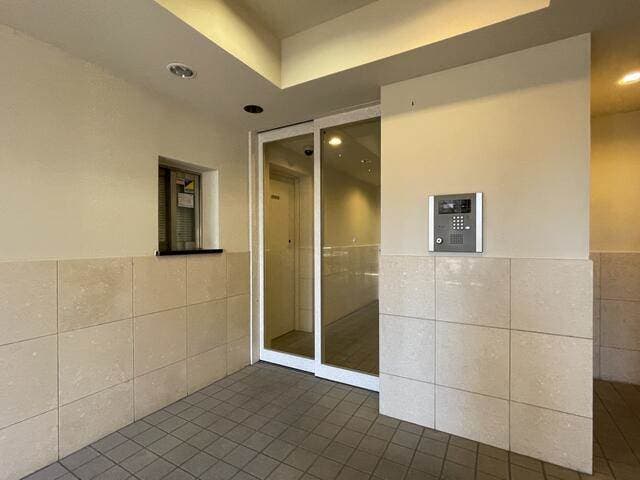 Room image 16