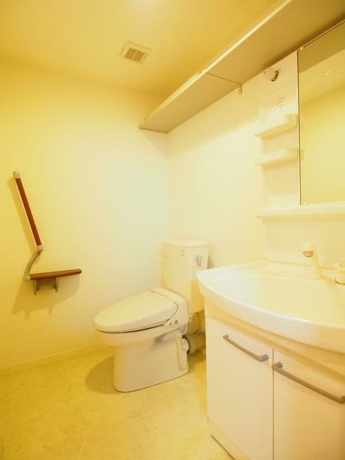 Room image 9