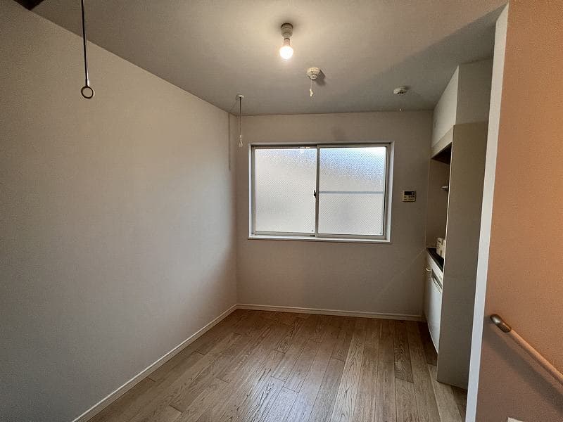 Room image 8