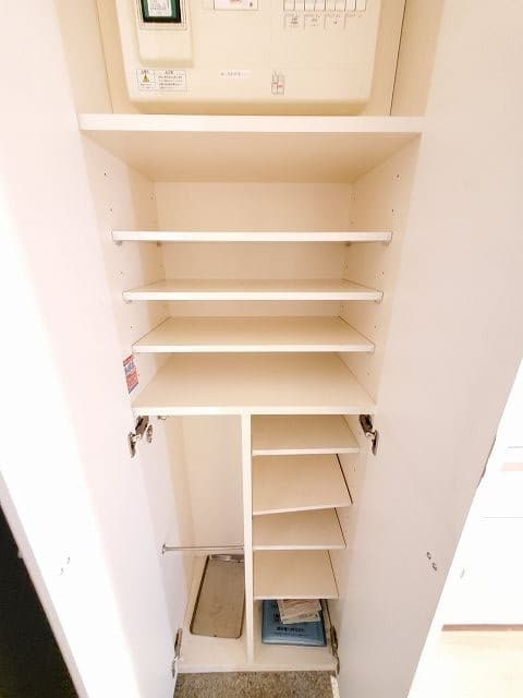 Room image 8